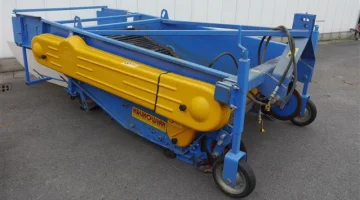 Krukowiak windrower digger for onions