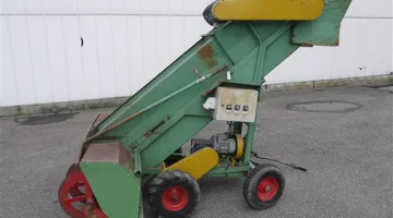 Încărcător auto-săpat Slootweg pentru sol