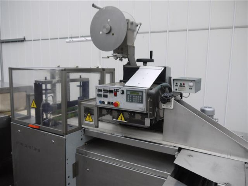 Ulma PV-350 LSH /SPH packing machine with shrink tunnel • Duijndam Machines