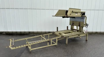 AVH - Antha Van Hienen AKA 3 box tipper with roller conveyor