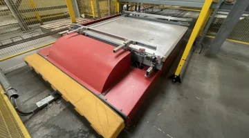 Aweta Central pallet supply system with trolley