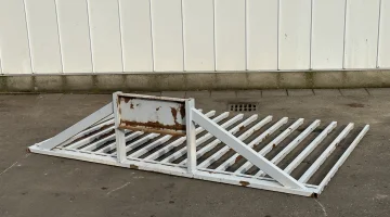 Transport and spacing fork