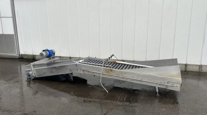 SADO 100 cm roller inspection conveyor to take the fruit from the water