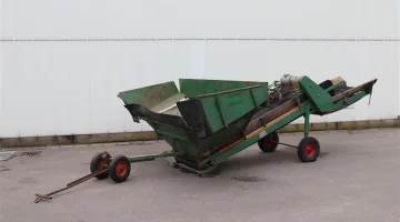 Visser Hopper with webconveyor